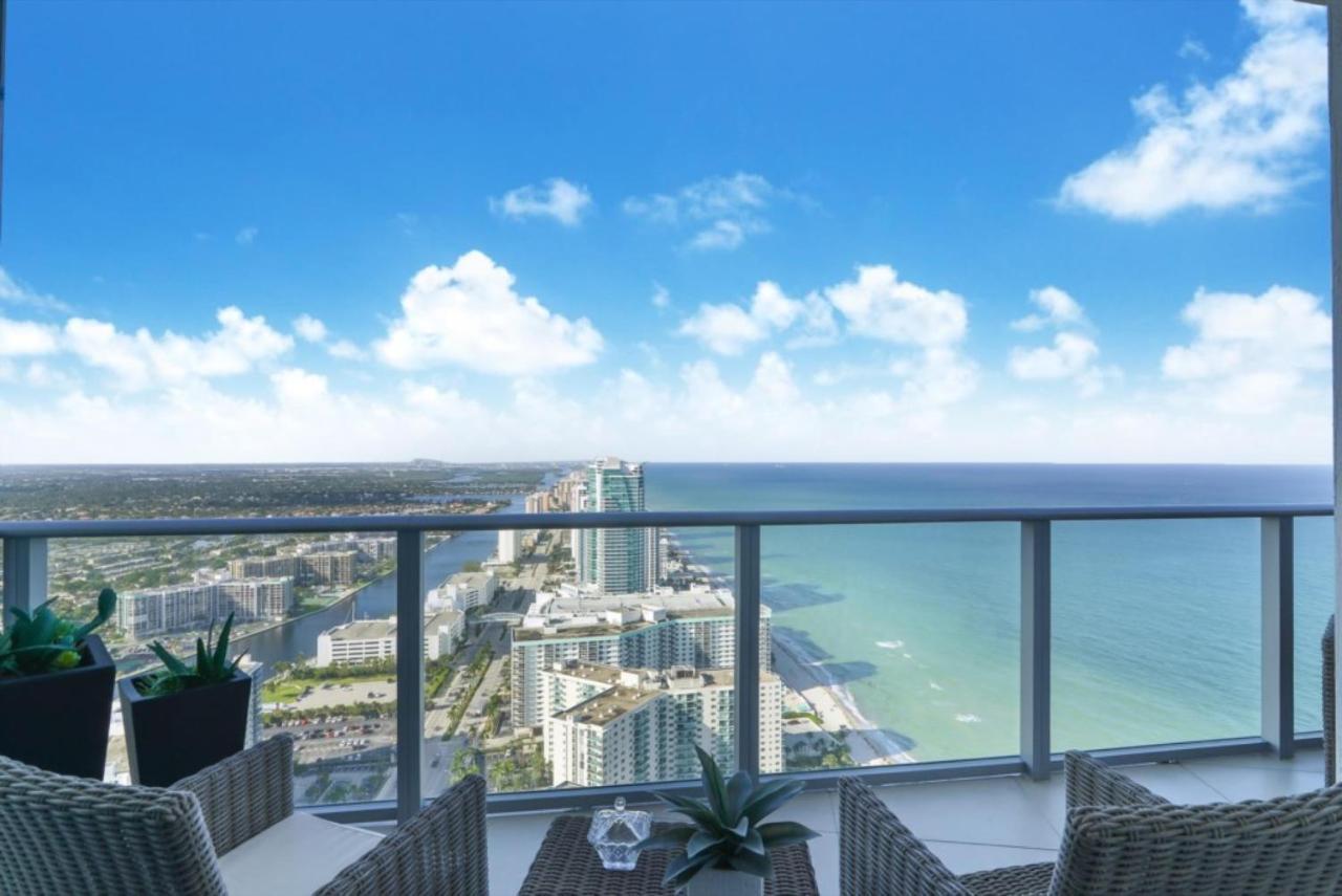 Contemporary Beach Resort Condos Dania Beach Eksteriør bilde